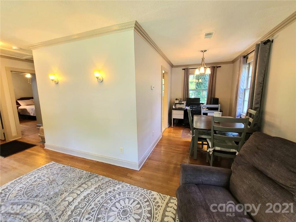 439 Governors View Road Asheville, NC 28805 - Photo 6 of 13 Gallery Image 6