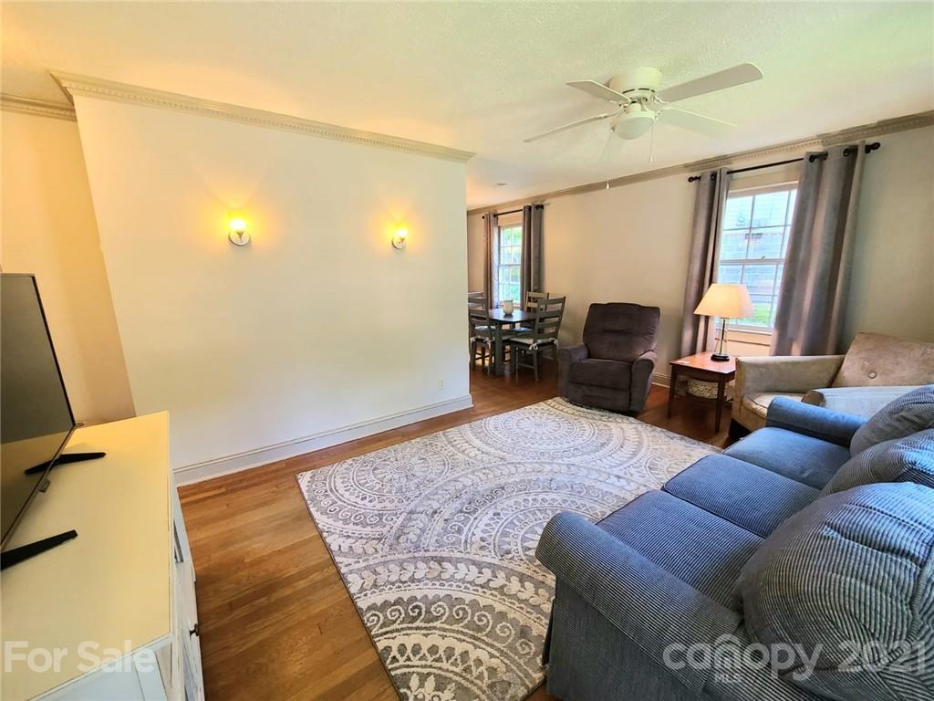 439 Governors View Road Asheville, NC 28805 - Photo 8 of 13 Gallery Image 8