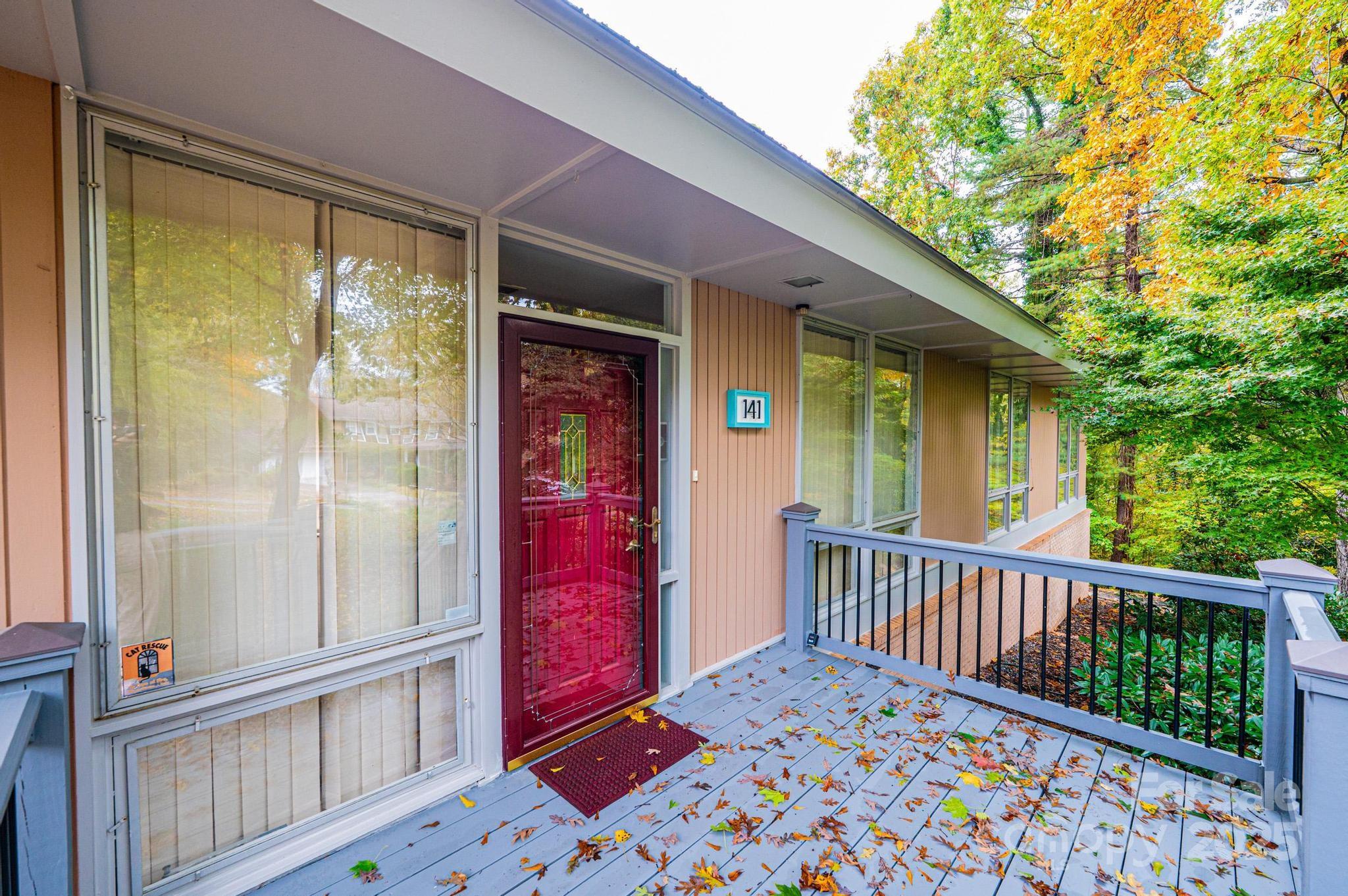 141 36th Avenue Northwest Hickory, NC 28601 - Photo 3 of 46