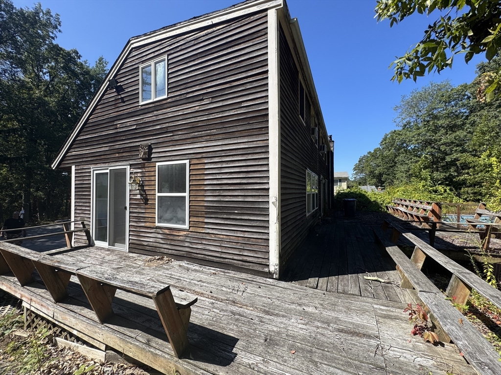 28 Lindbergh Street Clinton, MA 01510 - Photo 3 of 27 a house view with a outdoor space
