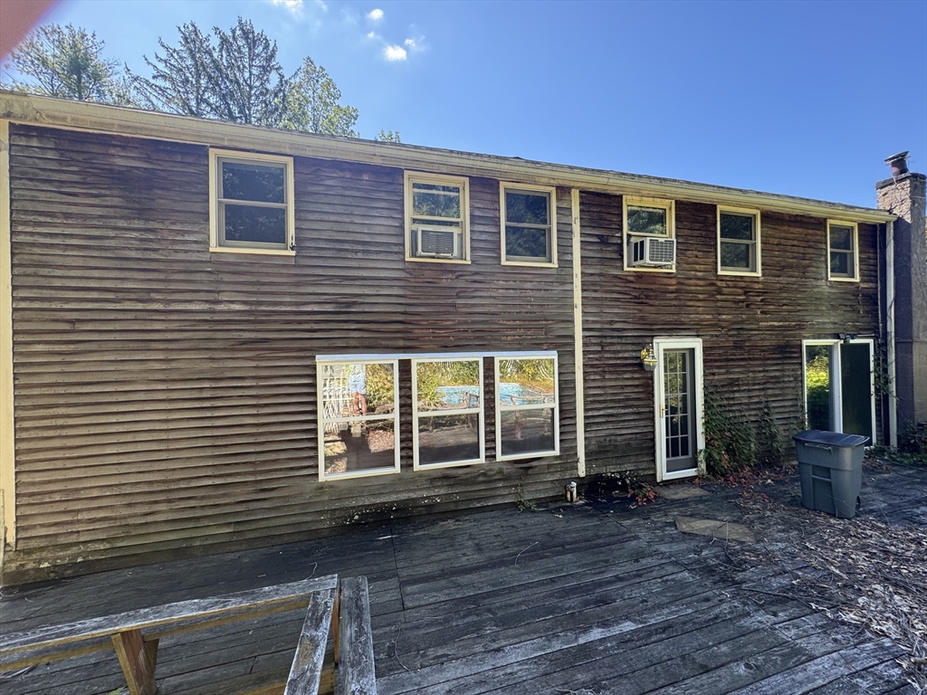 28 Lindbergh Street Clinton, MA 01510 - Photo 4 of 27 a front view of a house with a yard