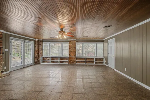 $445,000 | 5185 Mary Starnes Drive, Memphis, TN 38117