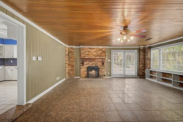 $445,000 | 5185 Mary Starnes Drive, Memphis, TN 38117