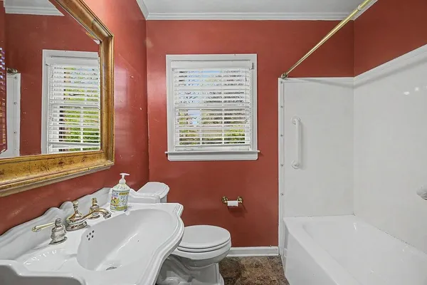 $445,000 | 5185 Mary Starnes Drive, Memphis, TN 38117