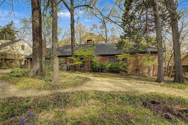 $445,000 | 5185 Mary Starnes Drive, Memphis, TN 38117