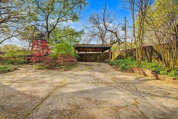 $445,000 | 5185 Mary Starnes Drive, Memphis, TN 38117