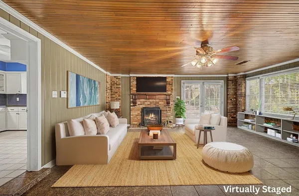 $445,000 | 5185 Mary Starnes Drive, Memphis, TN 38117