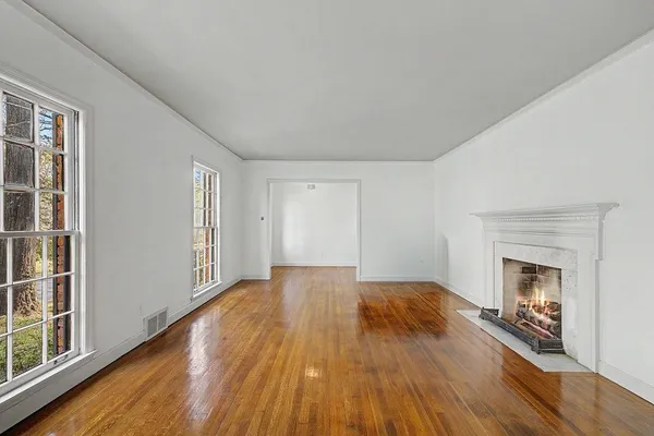 $445,000 | 5185 Mary Starnes Drive, Memphis, TN 38117