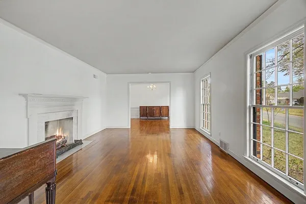 $445,000 | 5185 Mary Starnes Drive, Memphis, TN 38117