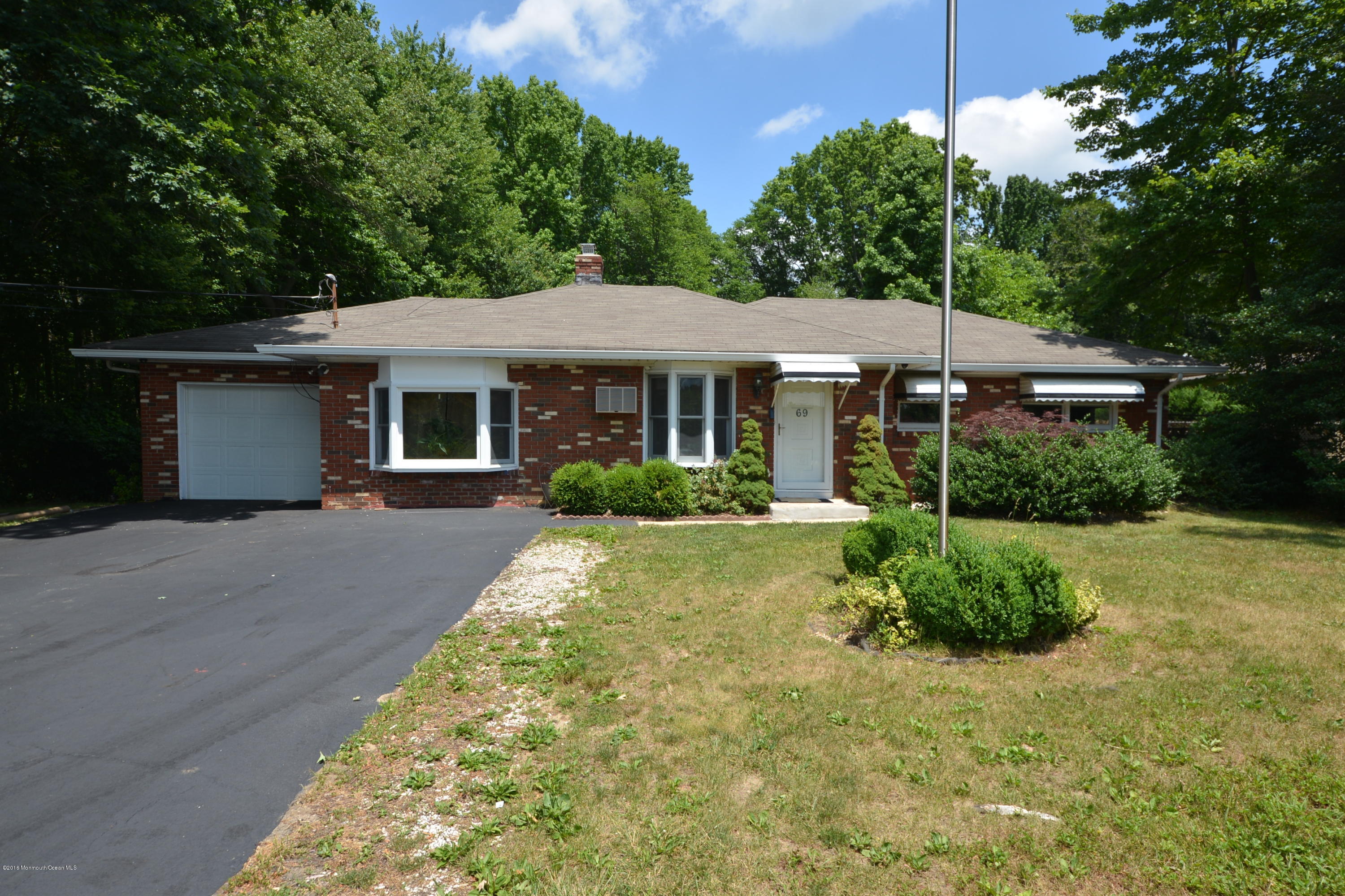 69 Harbor Road Morganville, NJ 07751 - Photo 1 of 14 DSC_1824