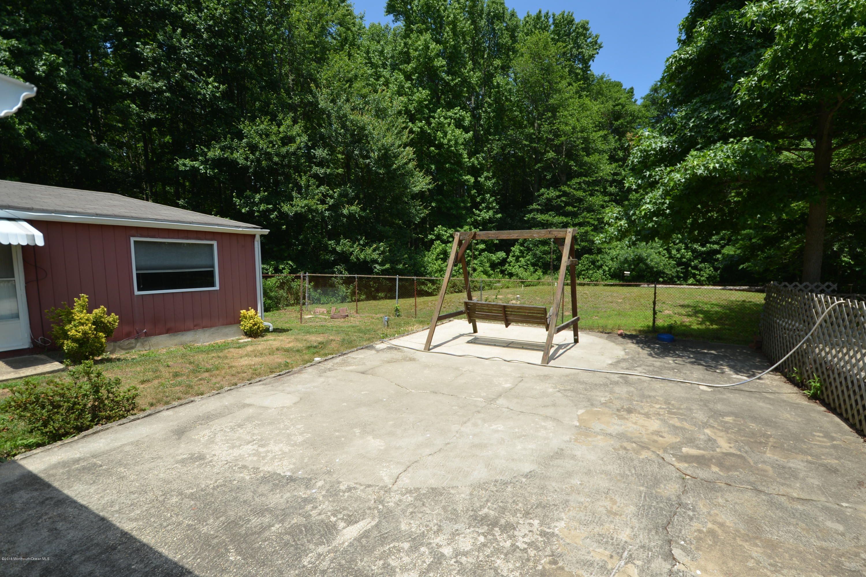 69 Harbor Road Morganville, NJ 07751 - Photo 4 of 14 DSC_1831