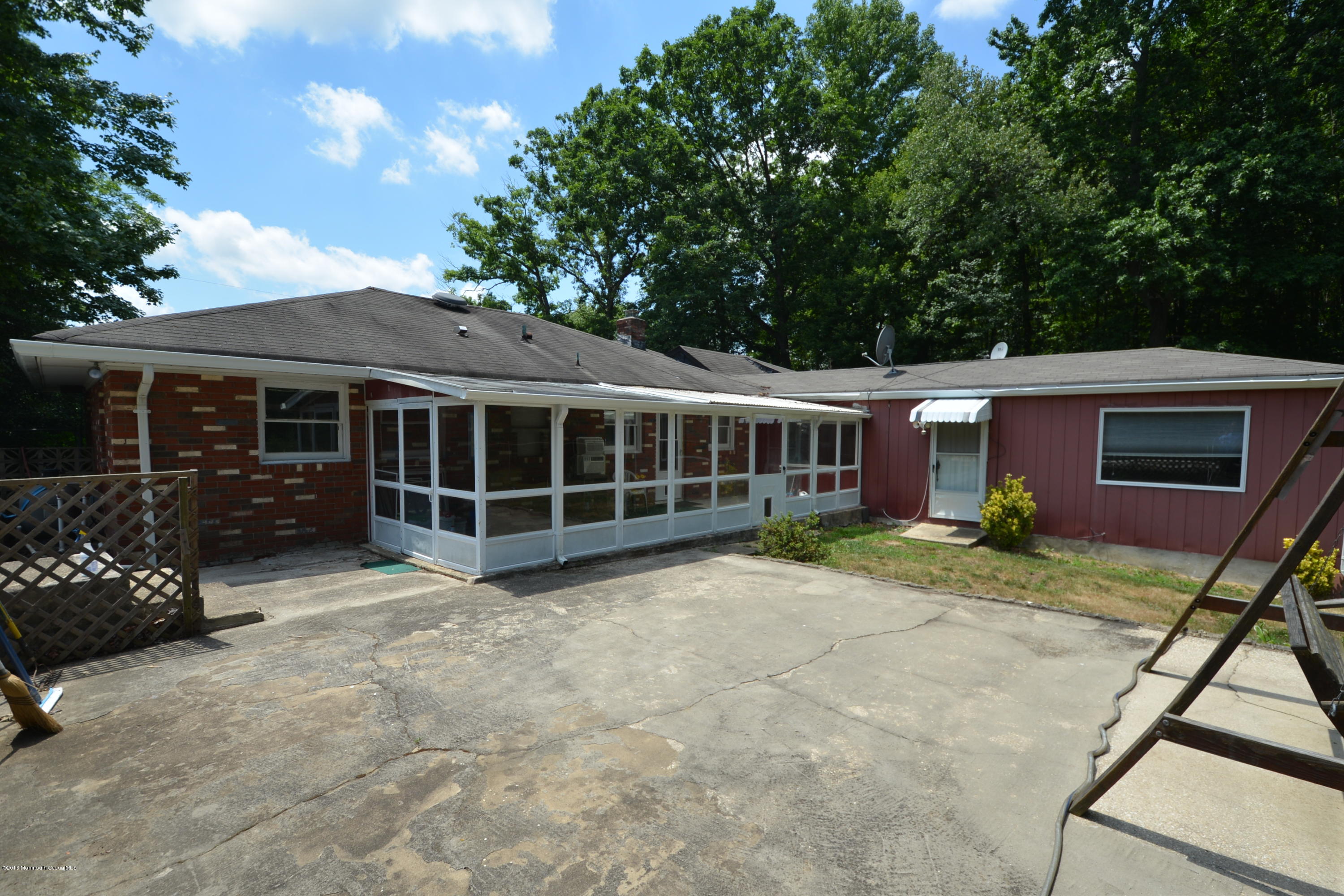 69 Harbor Road Morganville, NJ 07751 - Photo 5 of 14 DSC_1833