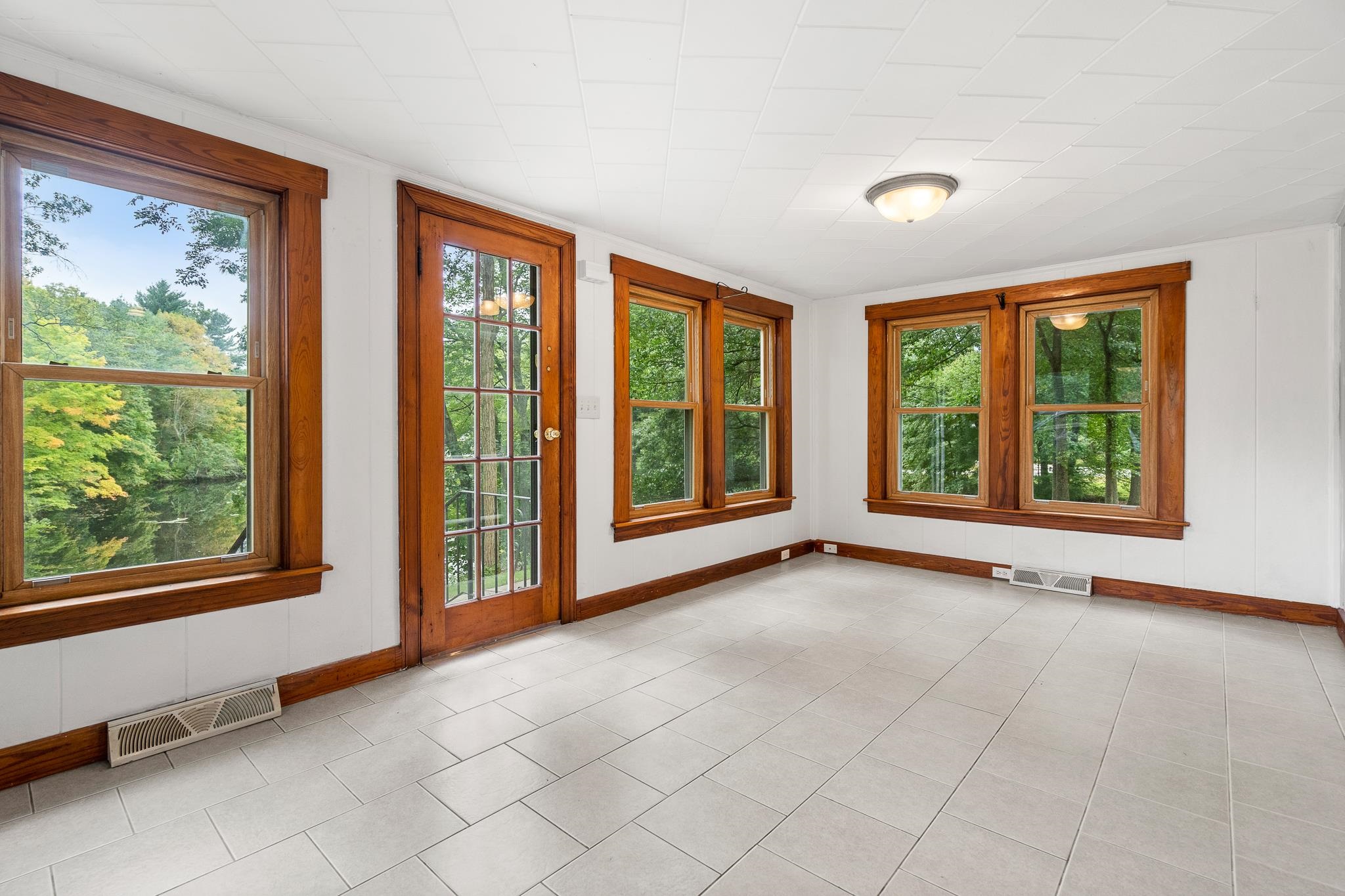 51 River Road Hudson, NH 03051 - Photo 2 of 36 Gallery Image 2