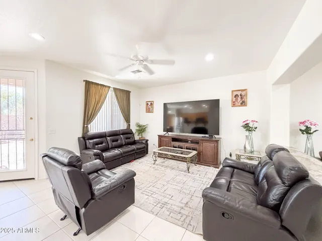 $2,295 | 8647 West Brown Street, Peoria, AZ 85345