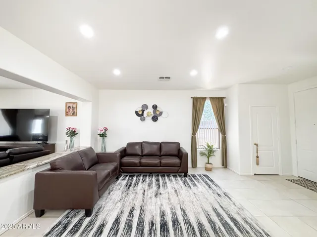 $2,295 | 8647 West Brown Street, Peoria, AZ 85345