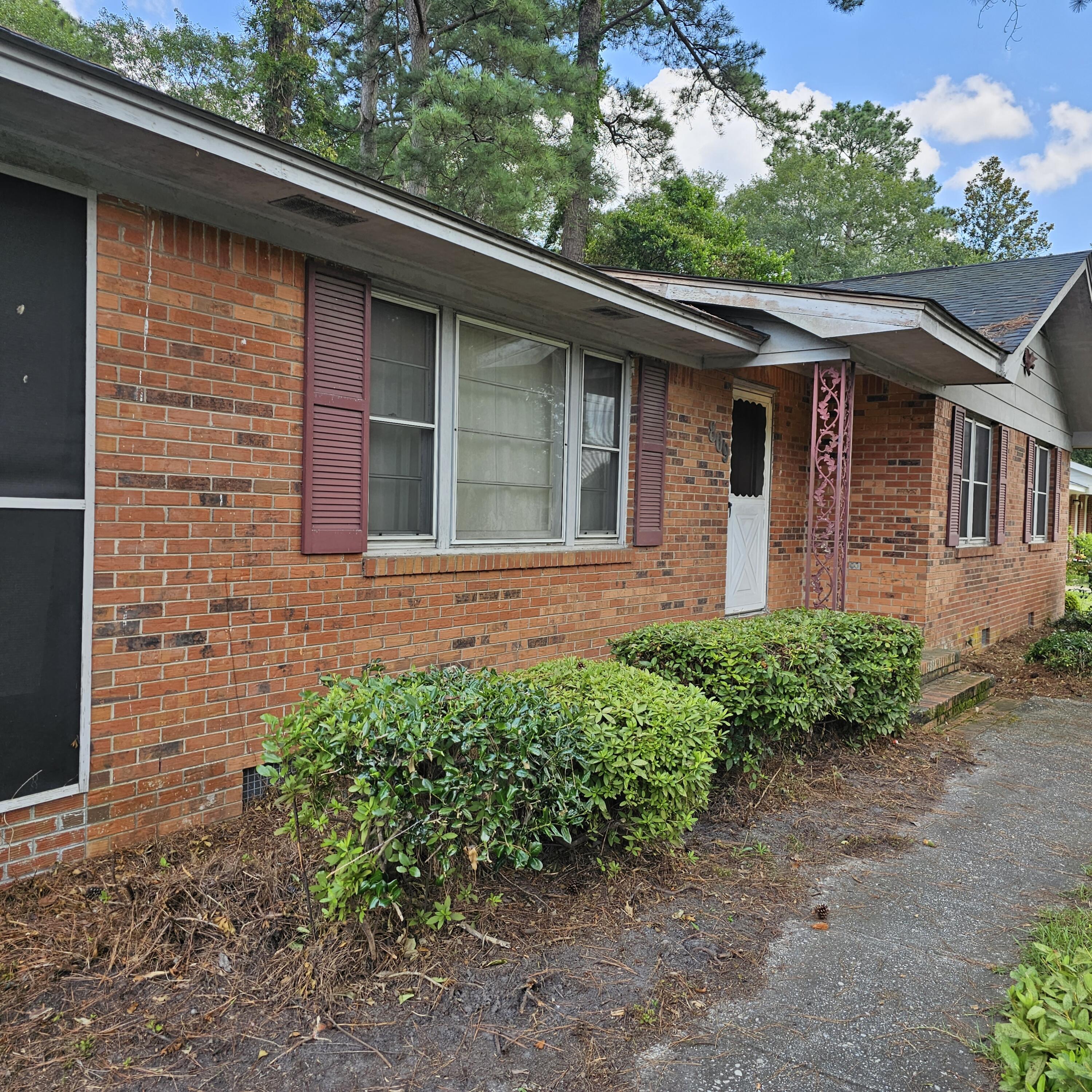 809 North Guignard Drive Sumter, SC 29150 - Photo 2 of 14 20230722_143359