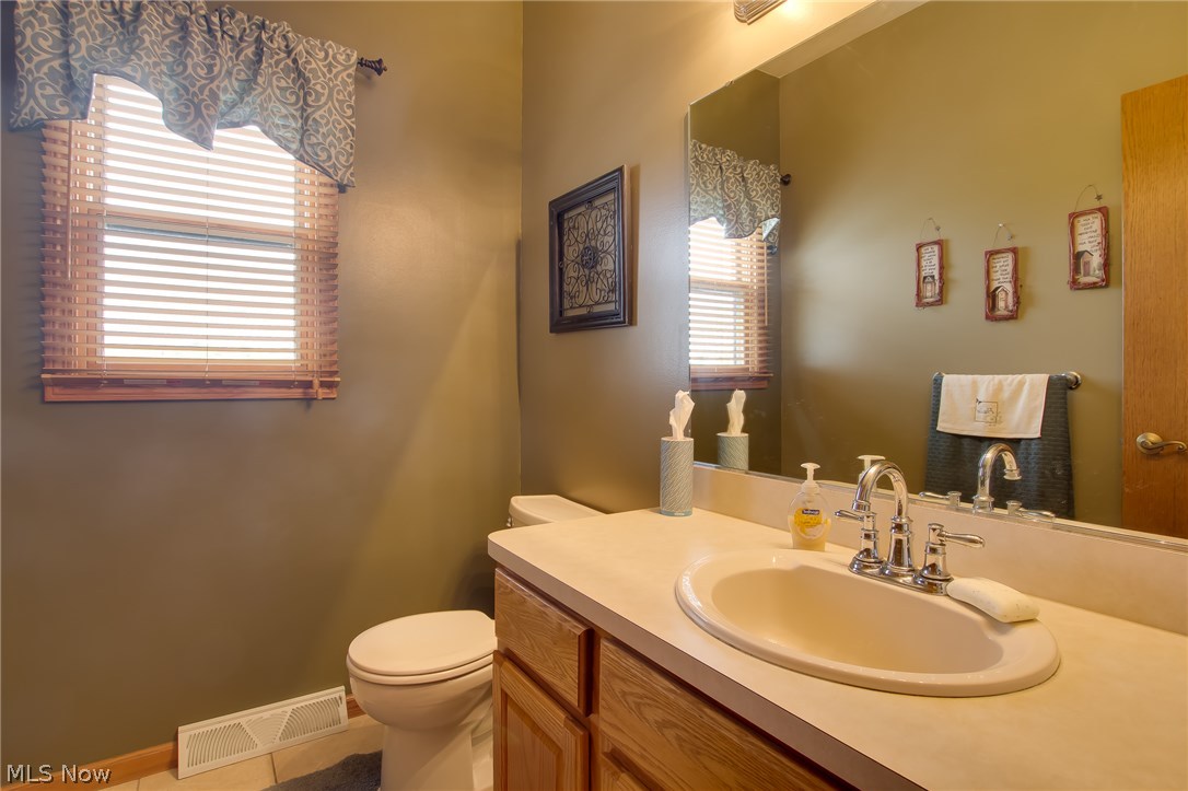 9585 Bascom Road Chardon, OH 44024 - Photo 11 of 25 Gallery Image 11