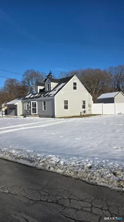 a view of houses with sky view