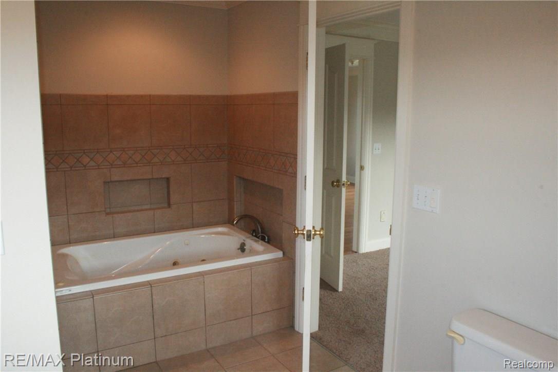 6198 Dutcher Road Howell, MI 48843 - Photo 14 of 23 IMG_3501.jpg
