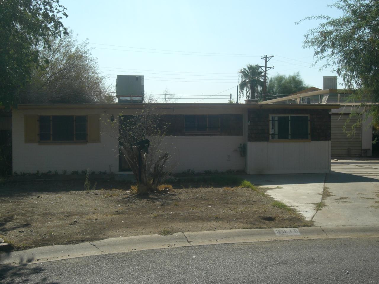 3915 West Granada Road Phoenix, AZ 85009 - Photo 1 of 14 Front