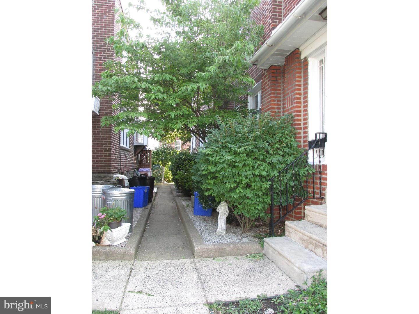 522 Rhawn Street Philadelphia, PA 19111 - Photo 4 of 25 Exterior Side