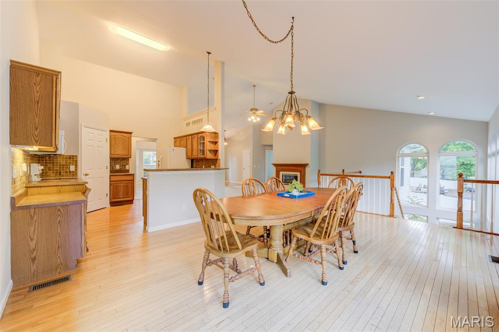 819 Hidden Spring Drive St. Charles, MO 63304 - Photo 12 of 36