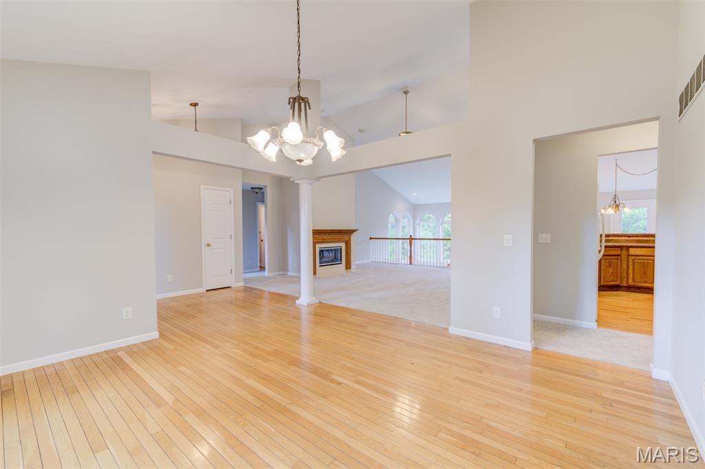 819 Hidden Spring Drive St. Charles, MO 63304 - Photo 6 of 36