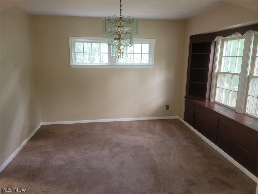 24375 Tryon Road Oakwood, OH 44146 - Photo 15 of 34 Dining Room