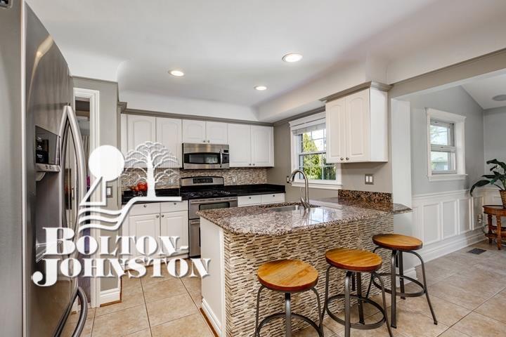 884 North Renaud Road Grosse Pointe, MI 48236 - Photo 13 of 54 Kitchen