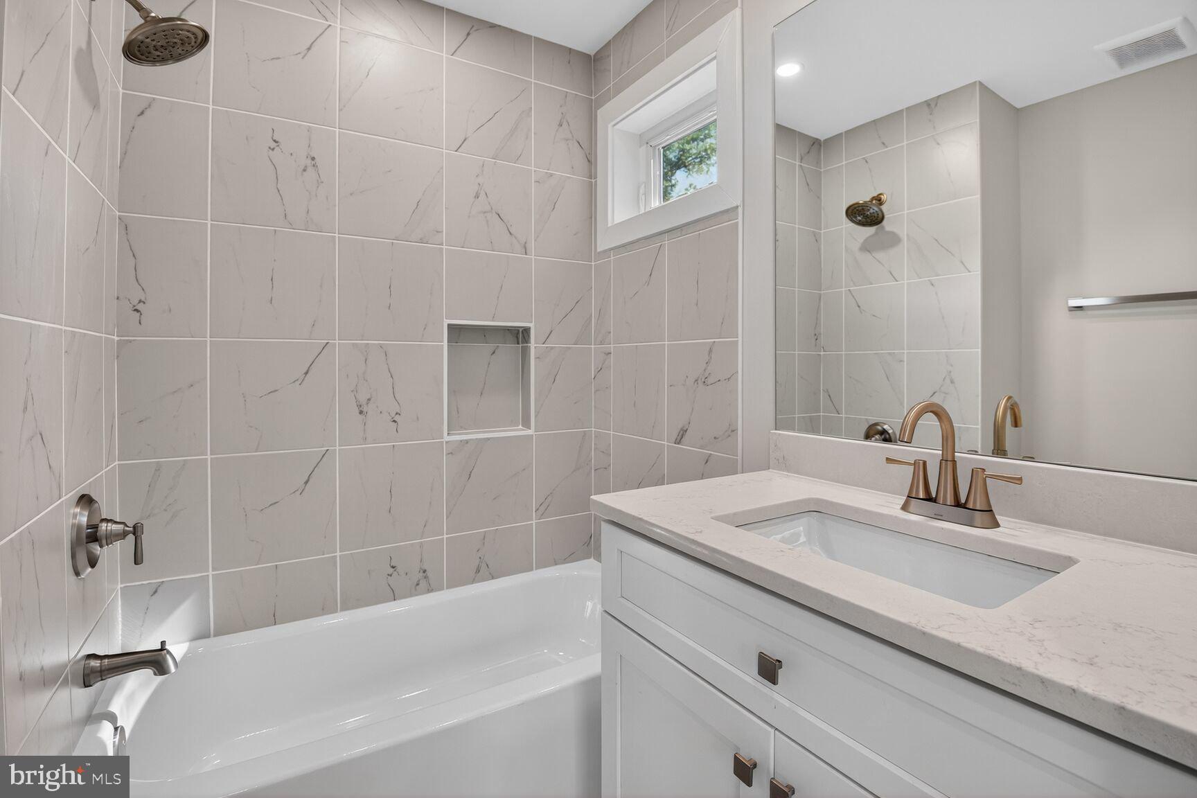 5310 Cathedral Avenue Northwest Washington, DC 20016 - Photo 33 of 57 En-Suite Bath #3