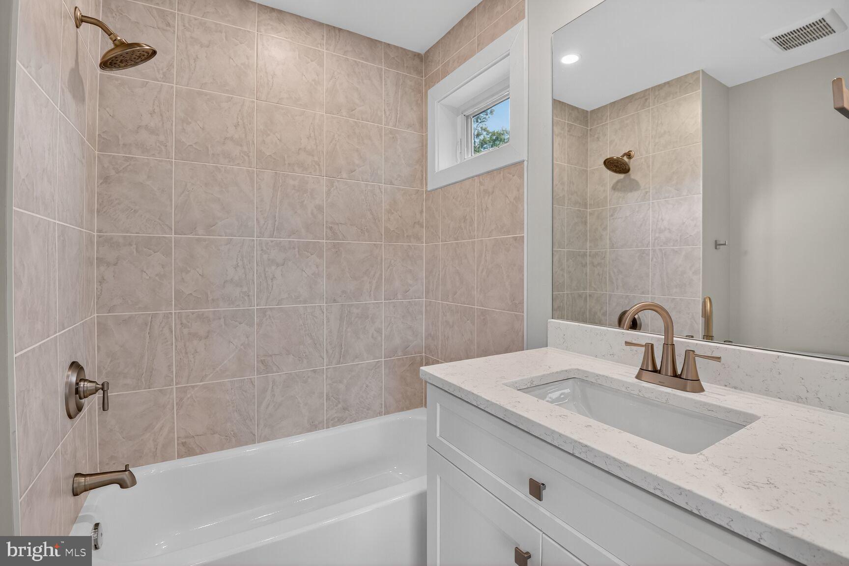 5310 Cathedral Avenue Northwest Washington, DC 20016 - Photo 44 of 57 En-Suite Bath #5