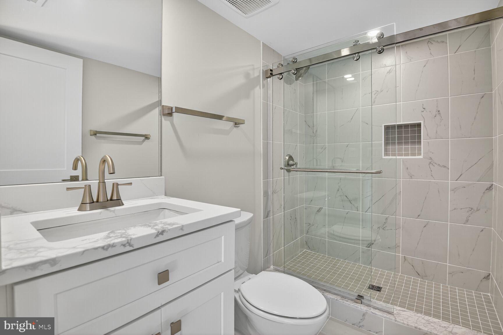 5310 Cathedral Avenue Northwest Washington, DC 20016 - Photo 51 of 57 En-Suite Bath #6