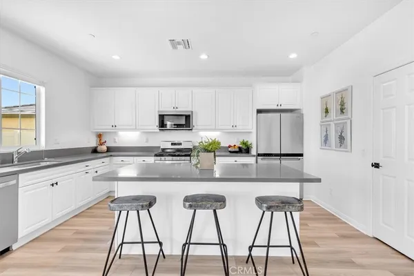 $3,500 | 28300 Abbey Lane, Menifee, CA 92585