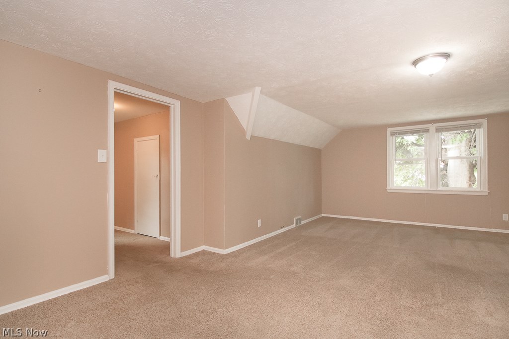 1181 Argonne Road Cleveland, OH 44121 - Photo 16 of 30