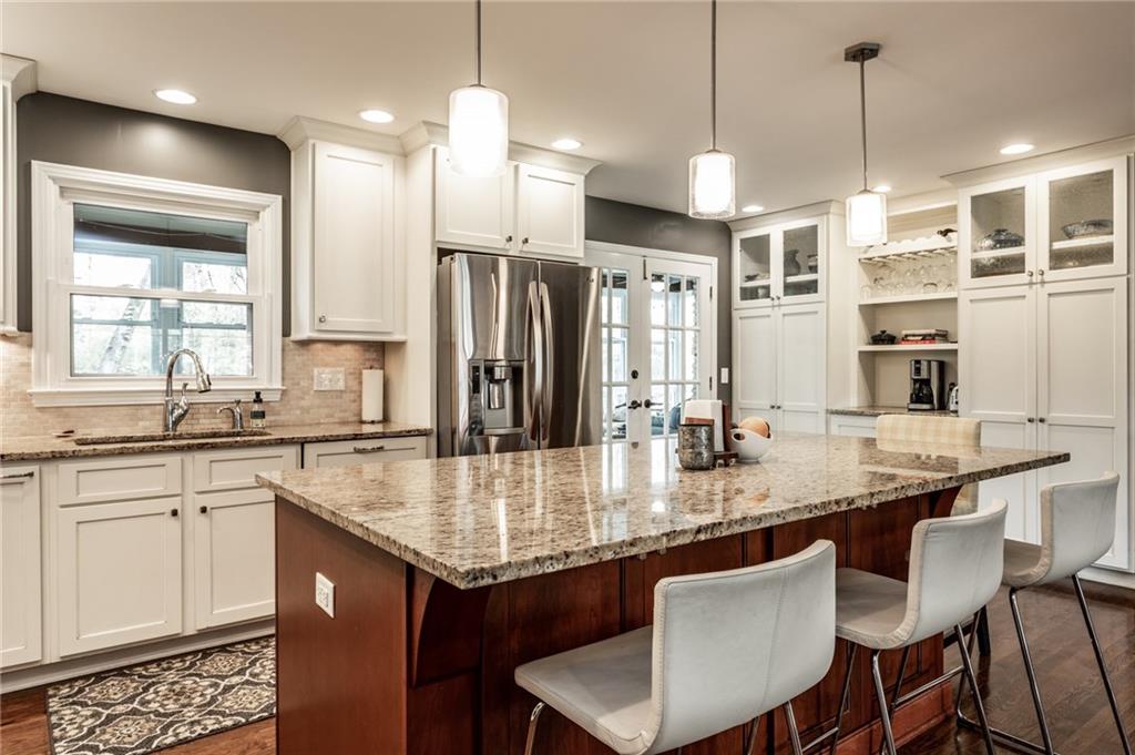 7806 Clarendon Road Indianapolis, IN 46260 - Photo 11 of 50 Gallery Image 11