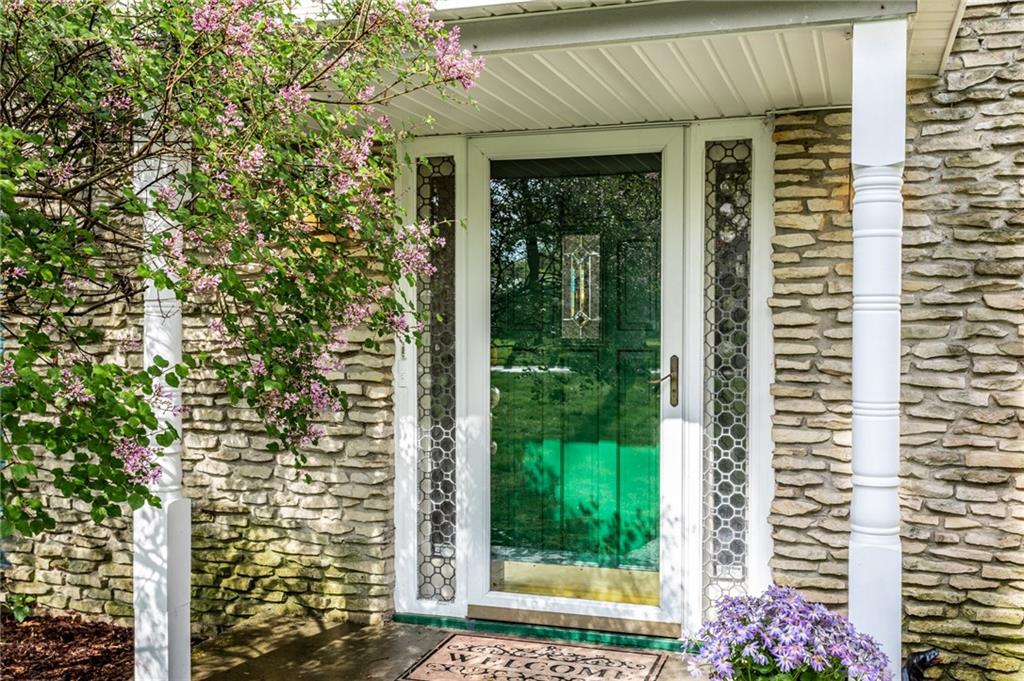 7806 Clarendon Road Indianapolis, IN 46260 - Photo 4 of 50 Gallery Image 4