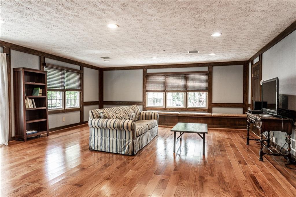 7806 Clarendon Road Indianapolis, IN 46260 - Photo 34 of 50 Gallery Image 34