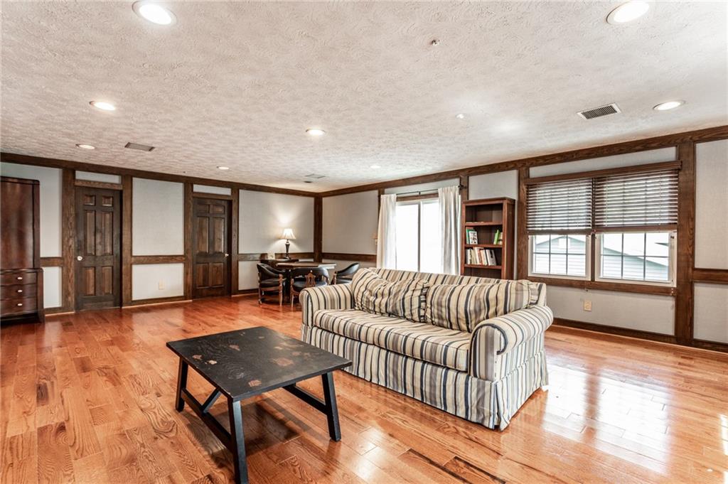 7806 Clarendon Road Indianapolis, IN 46260 - Photo 35 of 50 Gallery Image 35