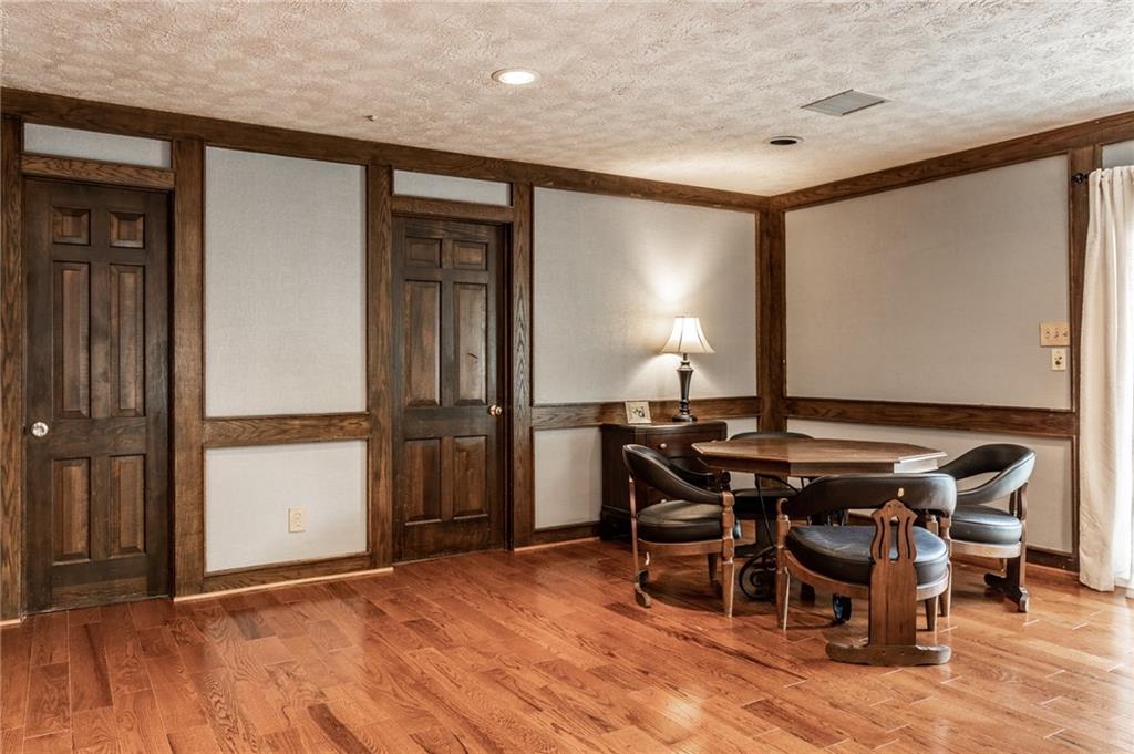 7806 Clarendon Road Indianapolis, IN 46260 - Photo 36 of 50 Gallery Image 36