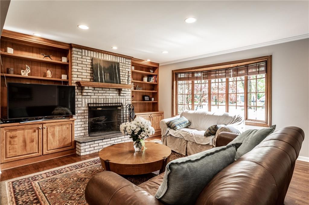 7806 Clarendon Road Indianapolis, IN 46260 - Photo 6 of 50 Gallery Image 6
