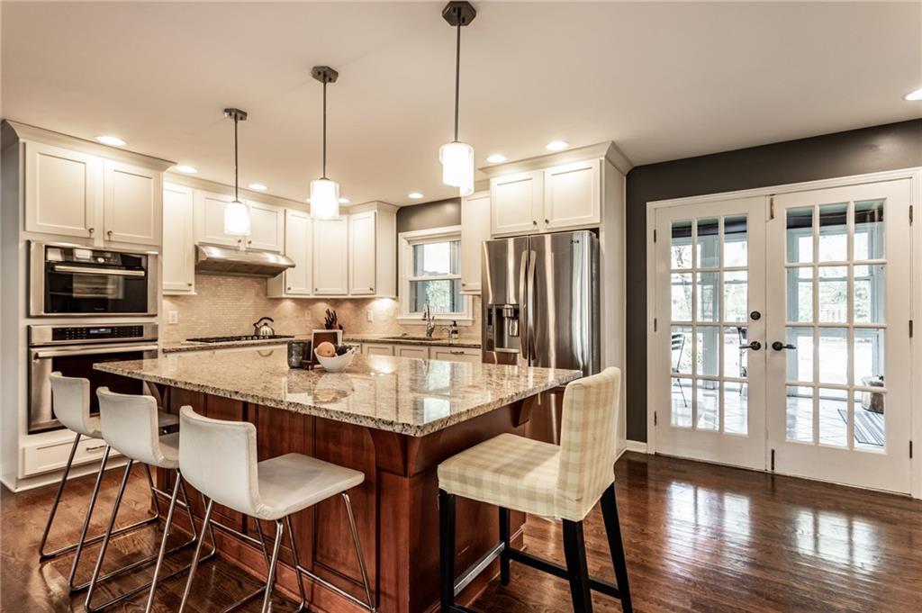 7806 Clarendon Road Indianapolis, IN 46260 - Photo 9 of 50 Gallery Image 9