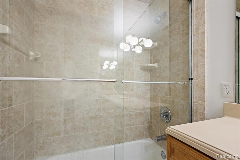 225 Orchardale Drive Rochester Hills, MI 48309 - Photo 31 of 34