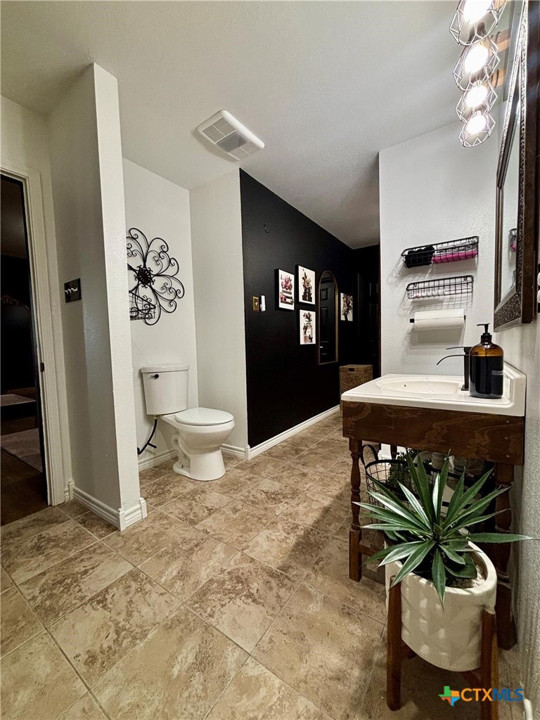 509 Seakist Road Port Lavaca, TX 77979 - Photo 40 of 48 Barndo primary bath