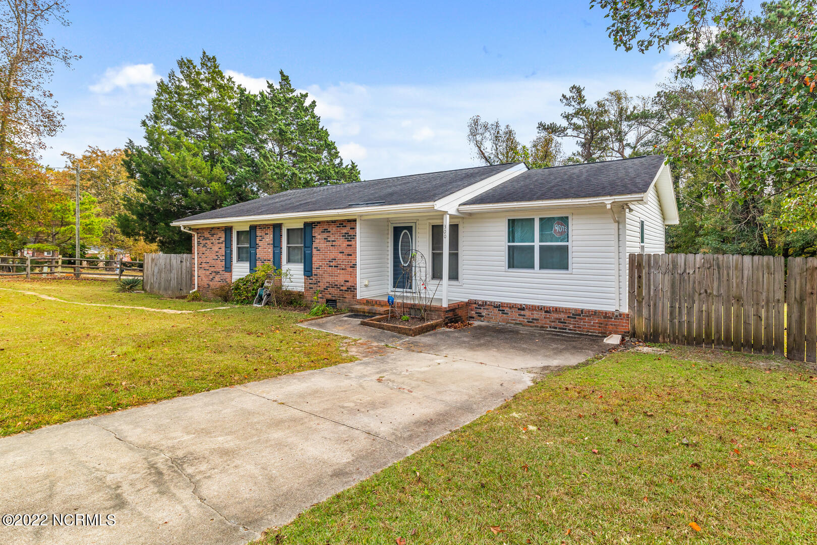300 Sheffield Road Jacksonville, NC 28546 - Photo 2 of 37 2