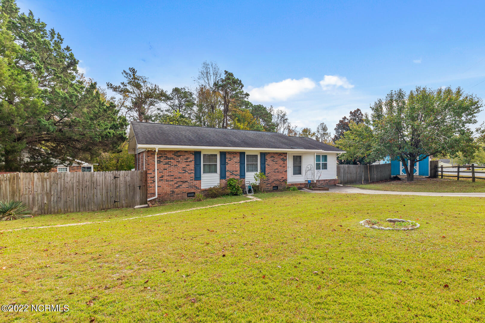 300 Sheffield Road Jacksonville, NC 28546 - Photo 3 of 37 3