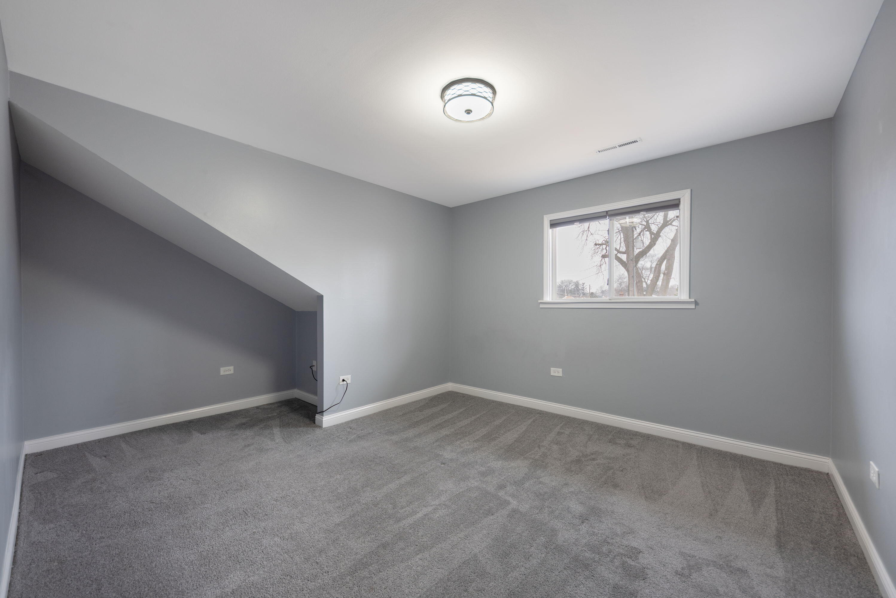 7944 Harrison Avenue Munster, IN 46321 - Photo 9 of 18 2996x2000