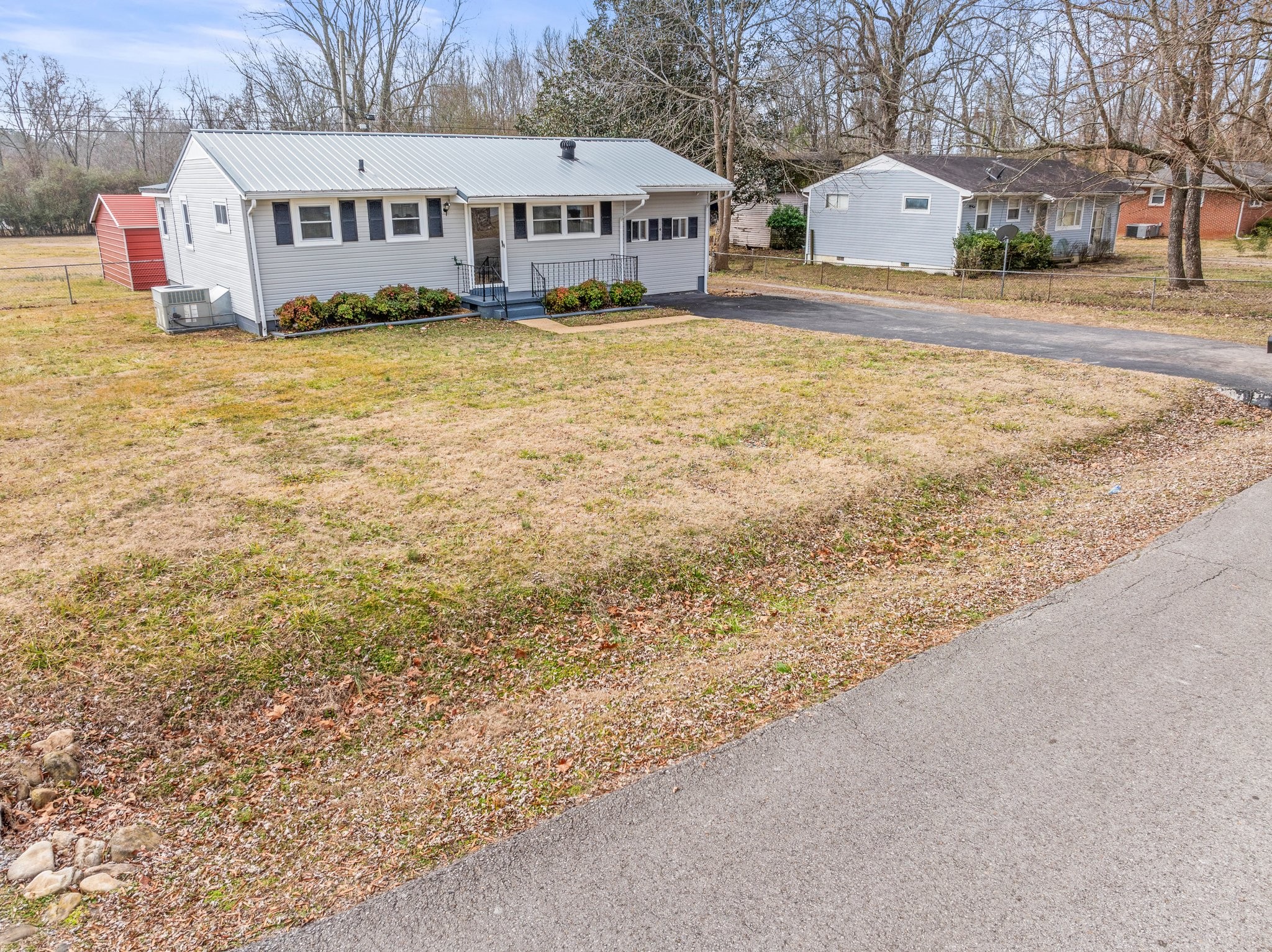 424 Oakwood Road Tullahoma, TN 37388 - Photo 4 of 38 Gallery Image 4