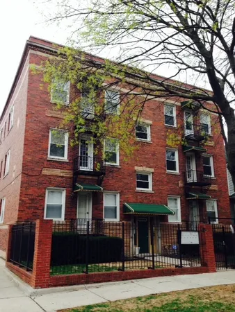 $1,645 | 2155 North Kenneth Avenue, Unit 2, Chicago, IL 60639
