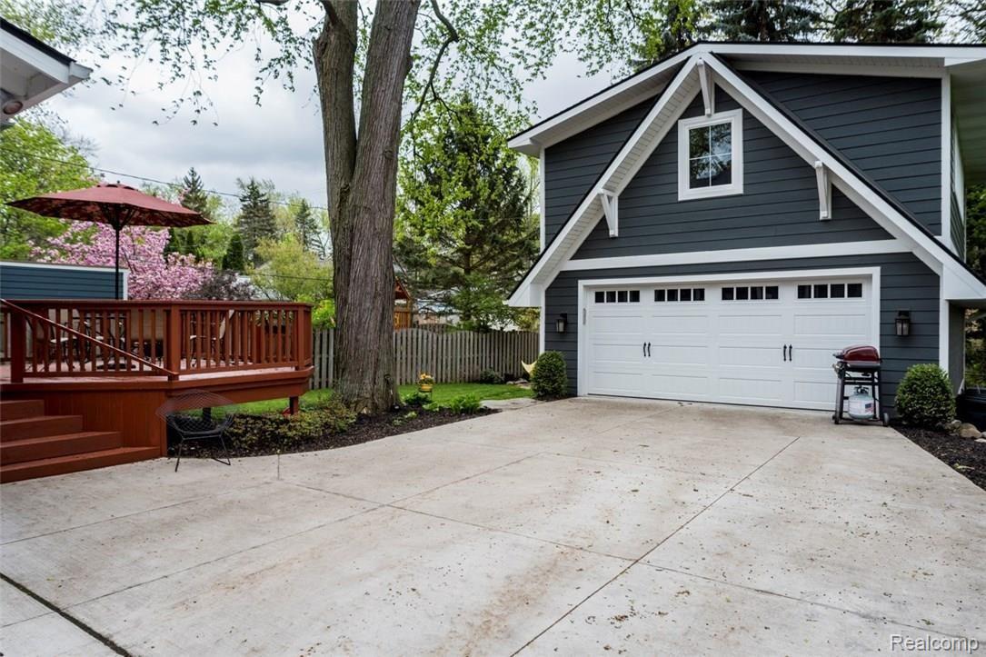 142 Terry Avenue Rochester, MI 48307 - Photo 6 of 48 4.jpg