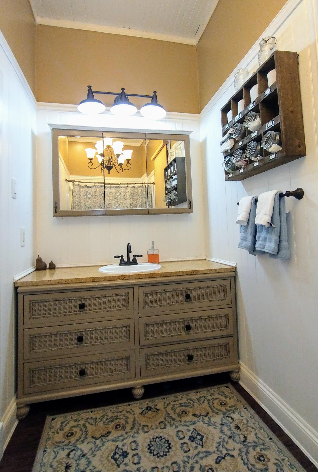 12432 Deerfield Road Savannah, GA 31419 - Photo 10 of 20 bathroom